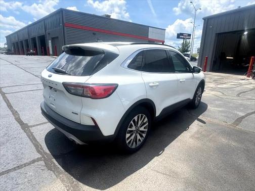 2022 Ford Escape Titanium