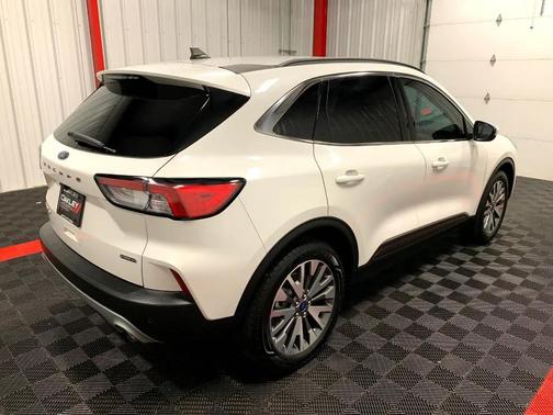 2022 Ford Escape Titanium