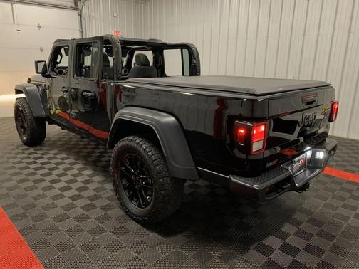 2023 Jeep Gladiator Sport