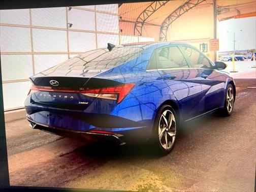 2023 Hyundai ELANTRA Limited