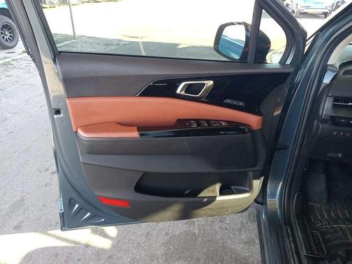 2022 Kia Carnival SX