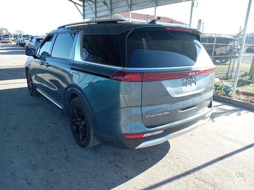 2022 Kia Carnival SX
