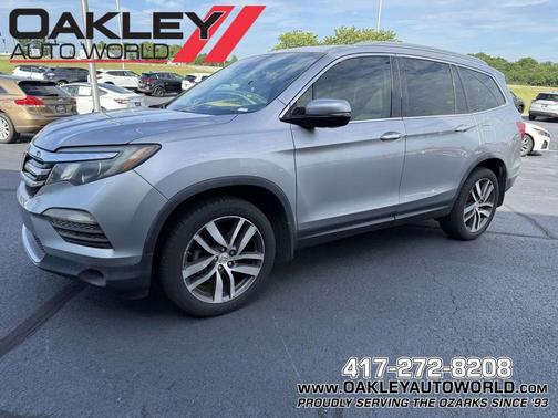 Lunar Silver Metallic 2017 Honda Pilot Elite