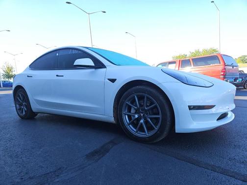 2022 Tesla Model 3 Standard Range
