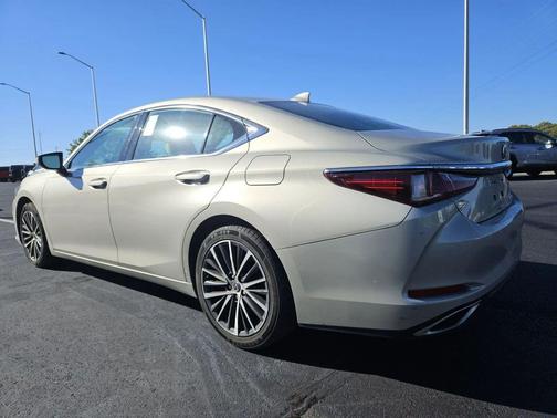 2022 Lexus ES 350 Base