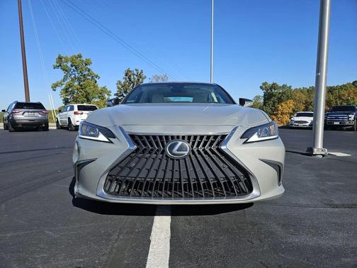 2022 Lexus ES 350 Base