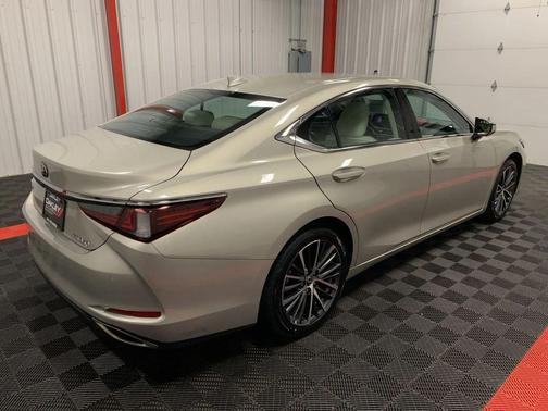 2022 Lexus ES 350 Base
