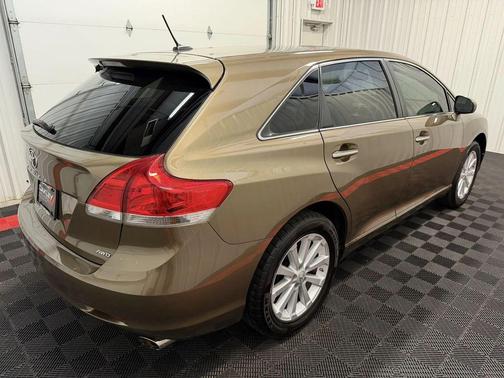 Sunset Bronze Mica 2011 Toyota Venza Base