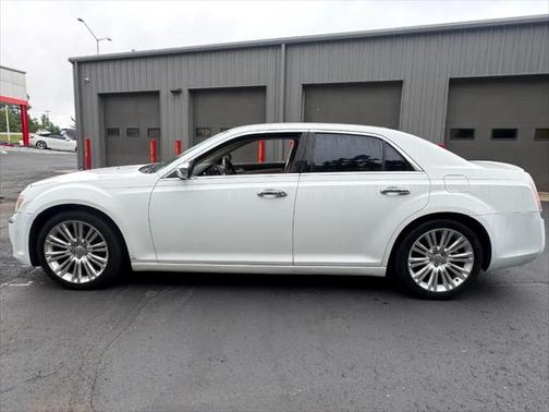 2011 Chrysler 300C Base