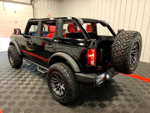2025 Ford Bronco Base 4 Door 4x4