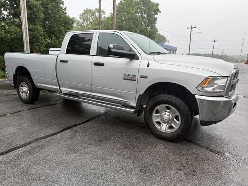 Bright Silver Metallic Clearcoat 2017 RAM 2500 Tradesman Crew Cab 4x4 8' Box