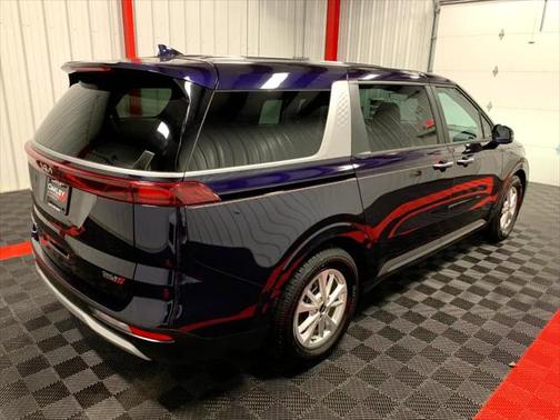 2022 Kia Carnival LX