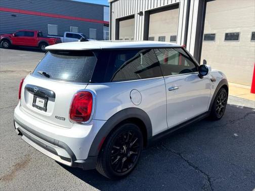 2022 MINI Hardtop Cooper