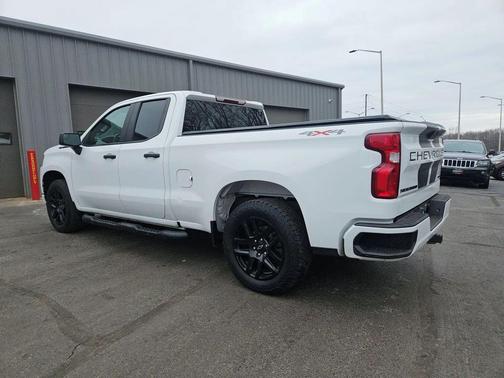 2022 Chevrolet Silverado 1500 Custom