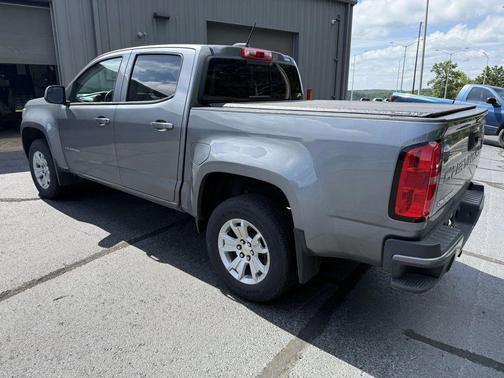 Satin Steel Metallic 2022 Chevrolet Colorado LT