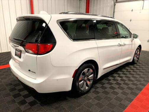 2018 Chrysler Pacifica Hybrid Limited