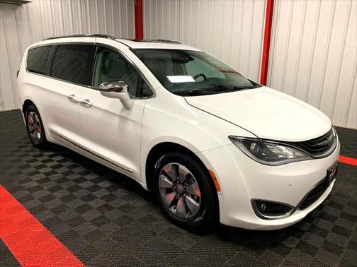 2018 Chrysler Pacifica Hybrid Limited