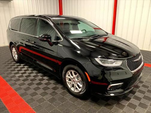 2025 Chrysler Pacifica L