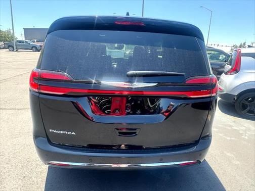 2025 Chrysler Pacifica L