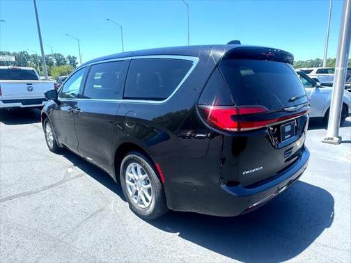 2025 Chrysler Pacifica L
