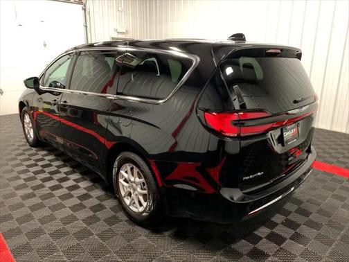 2025 Chrysler Pacifica L