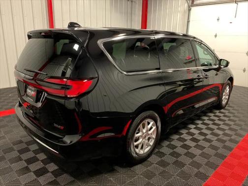 2025 Chrysler Pacifica L