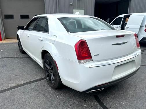 2022 Chrysler 300 Touring