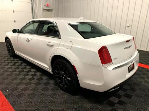 2022 Chrysler 300 Touring