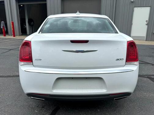 2022 Chrysler 300 Touring