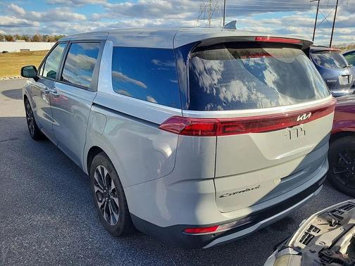 2022 Kia Carnival EX