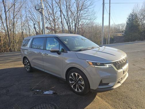 2022 Kia Carnival EX