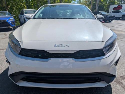 Snow White Pearl 2023 Kia Forte LXS