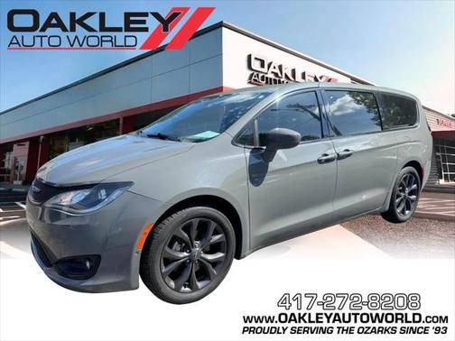 2020 Chrysler Pacifica Touring