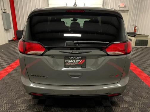 2020 Chrysler Pacifica Touring