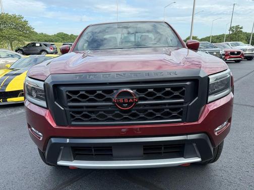 Cardinal Red Metallic Tricoat 2023 Nissan Frontier PRO-4X