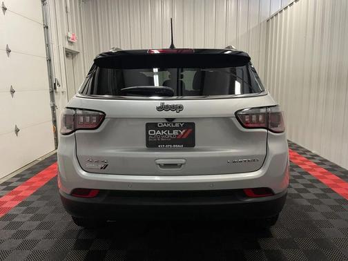 Silver Zynith Metallic Clearcoat 2025 Jeep Compass Limited