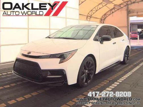 White 2022 Toyota Corolla SE