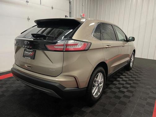 Desert Gold Metallic 2021 Ford Edge SEL