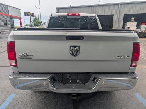 Bright Silver Metallic Clearcoat 2016 RAM 1500 Big Horn