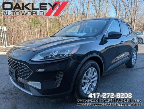 Blue Metallic 2021 Ford Escape SE