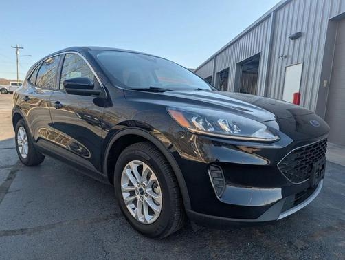 Blue Metallic 2021 Ford Escape SE