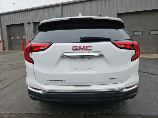 2021 GMC Terrain SLT