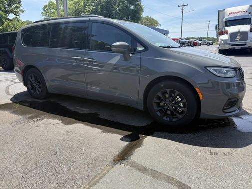 Ceramic Gray Clearcoat 2021 Chrysler Pacifica Touring