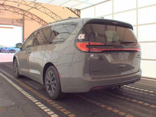 Ceramic Gray Clearcoat 2021 Chrysler Pacifica Touring