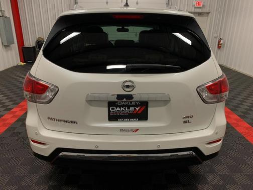 2016 Nissan Pathfinder SL