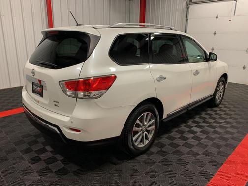 2016 Nissan Pathfinder SL