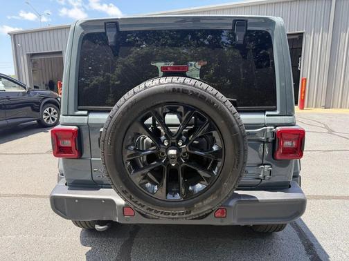 Anvil Clearcoat 2025 Jeep Wrangler 4xe Sahara