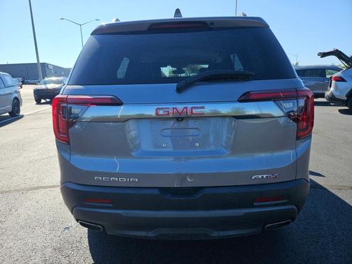 2021 GMC Acadia AWD AT4