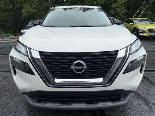 Glacier White 2023 Nissan Rogue S