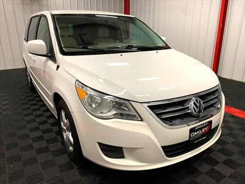 2010 Volkswagen Routan SE